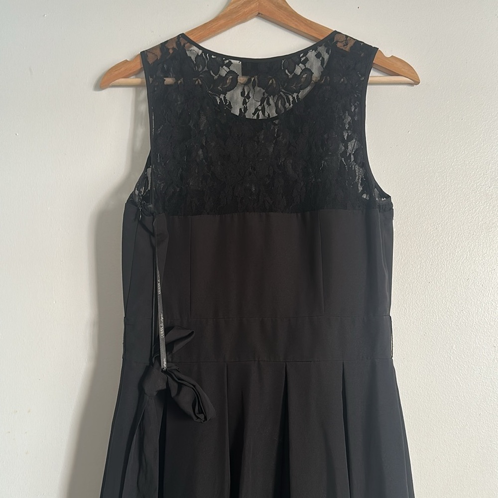Guess Elegant Black Lace Midi Dress / EUC - Picture 7 of 8